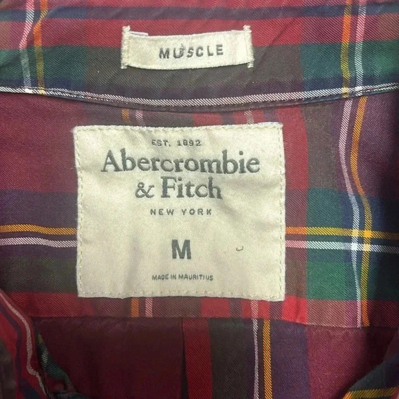 Abercrombie and Fitch Red Plaid Muscle Button Down Shirt Size Medium, Pre-Owned - Picture 4 of 5
